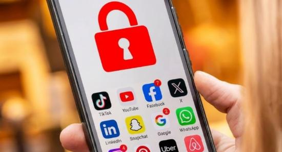 Under-16 Social Media Controls Under Review in SL